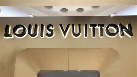 alentueux louis vuitton foto originale|real louis vuitton signs.